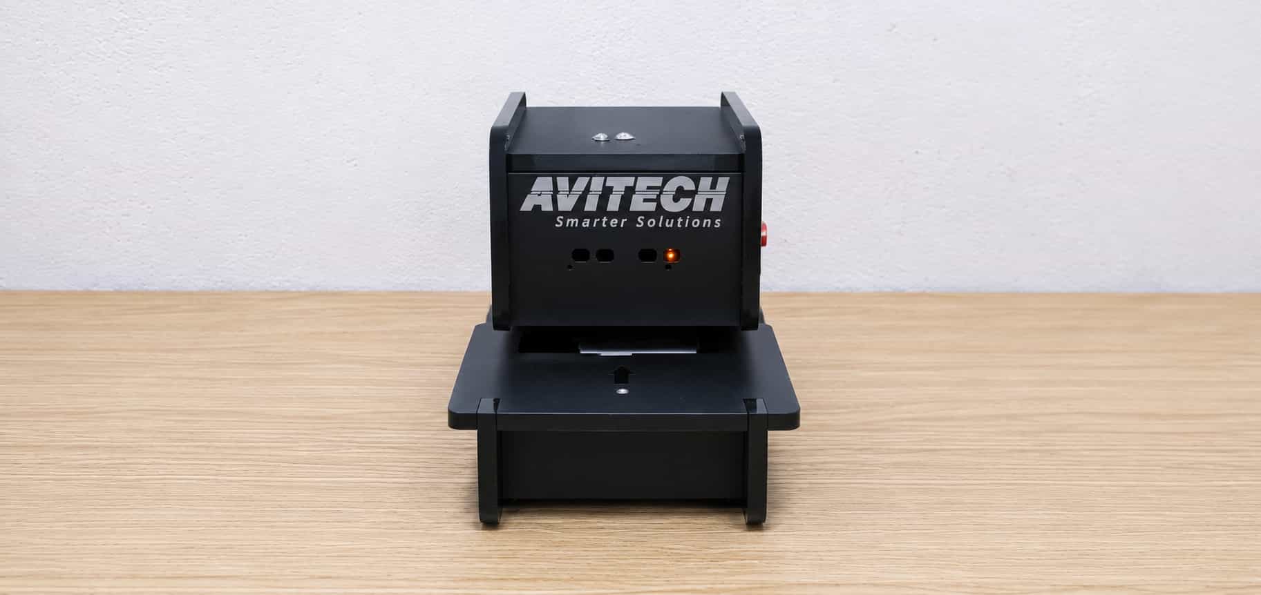 M&Aacute;Y Đ&Oacute;NG GHIM TỰ ĐỘNG MINI AV60J